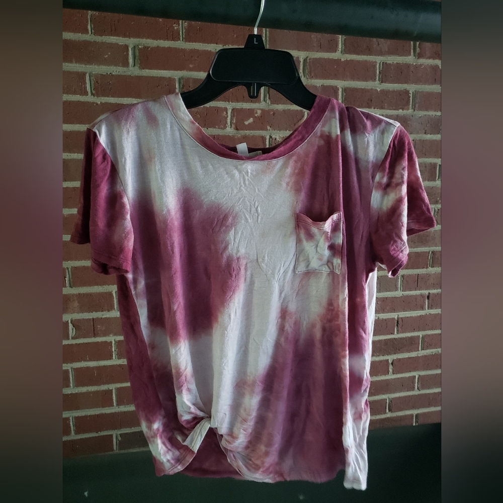 Girls crown of hearts tie dye shirt with tie on bottom size large